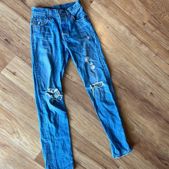 Levi's 501 Premium Distressed Jeans - Picture 2 of 8